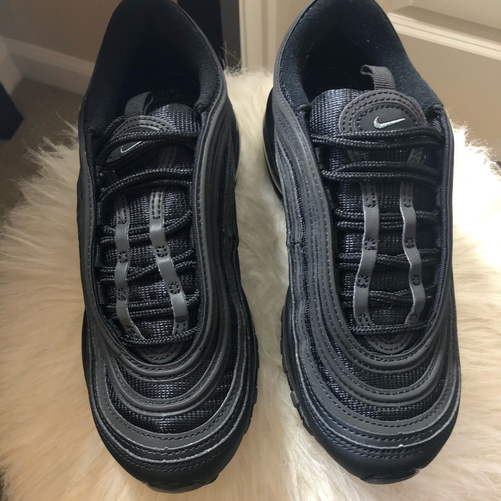 Triple Black Air Max 97s’